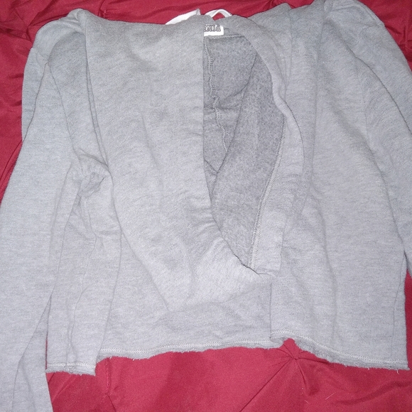 PINK Victoria's Secret Gray Boxy Cropped Sweatshirt - Picture 5 of 12